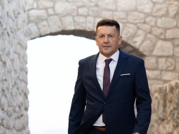 Lučić: Kladionice treba ukinuti, ne plaćaju porez i izazivaju bolest