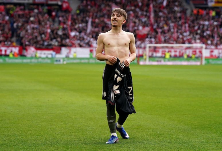 Ludnica u Bundesligi: Bayern gubio 2:0 i slavio u 90+9