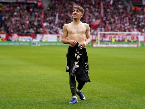 Ludnica u Bundesligi: Bayern gubio 2:0 i slavio u 90+9