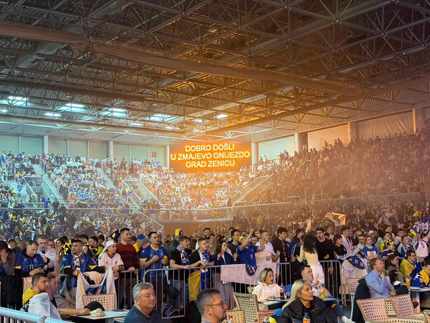 "Ludnica" u Fan zoni u Zenici: BiH se bodri iz Arene