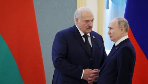 Lukašenko nudi rusko nuklearno oružje
