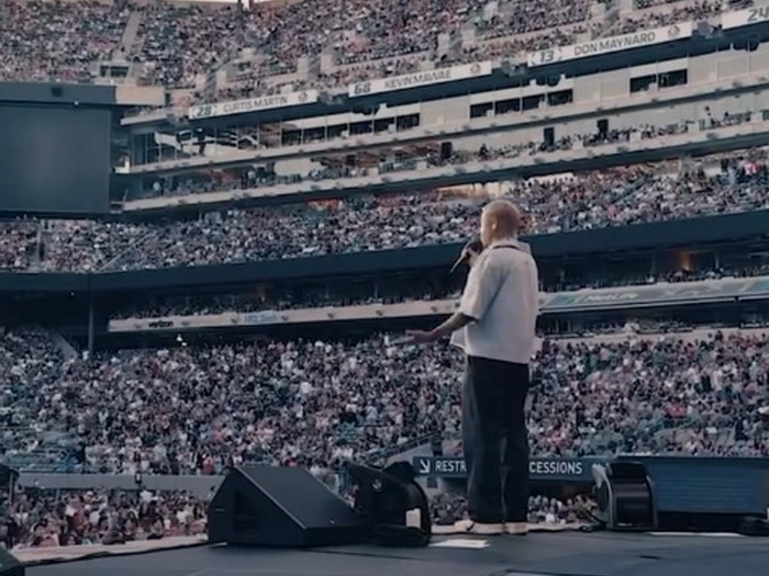 Macklemore pred 80.000 ljudi poslao snažnu poruku: Slobodna Palestina!