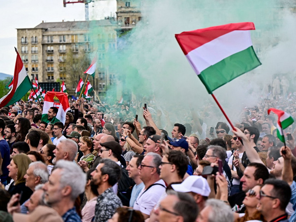 Mađari masovno počeli iznositi štednju u inostranstvo, iznosi su ogromni