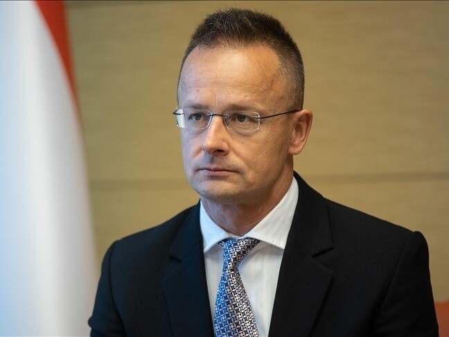 Mađarska pokrenula istragu o vezama Szijjarta s Rusijom