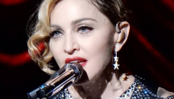 Madonna režira biografski film o vlastitom životu