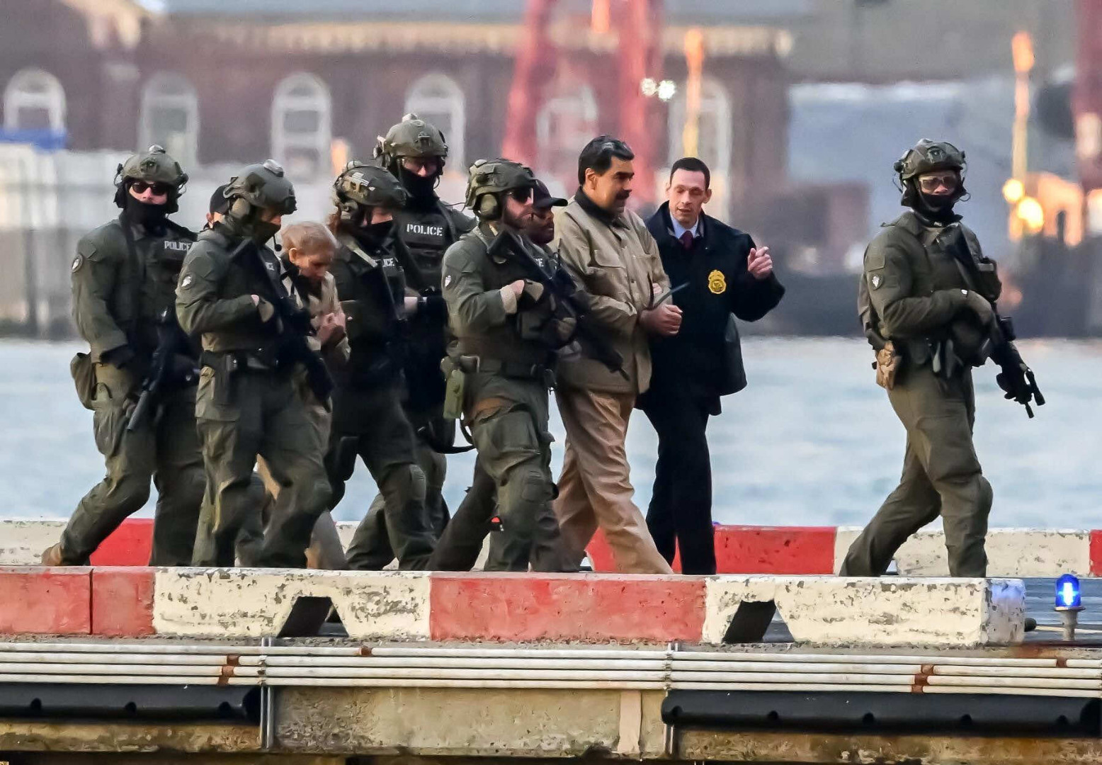 Manhattan pod opsadom: Maduro doveden pred sud