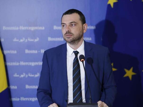 Magazinović: Imam samo jedno pitanje za SNSD