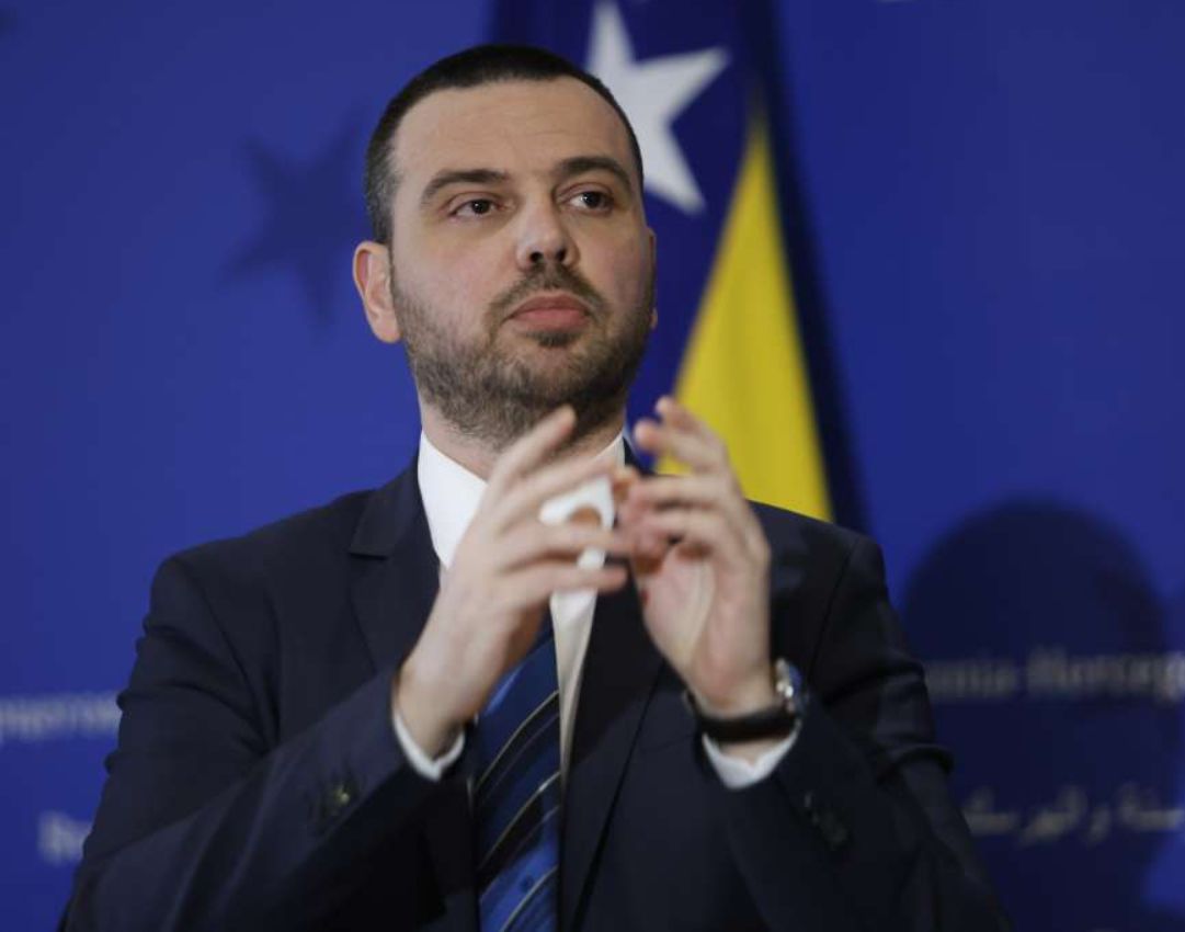 Magazinović: Prvo zaštita države, pa veliki sporazumi