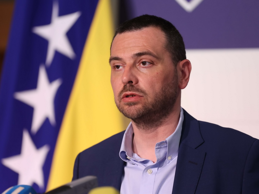 Magazinović zatražio reakciju EU zbog veličanja Ratka Mladića i uloge Srbije