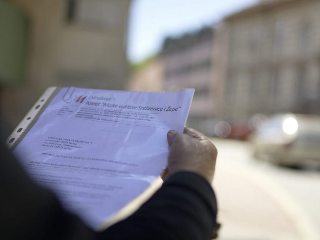 Majke Srebrenice još uvijek nisu dobile dozvolu za obilježavanje masovnih grobnica u Zelenom Jadru
