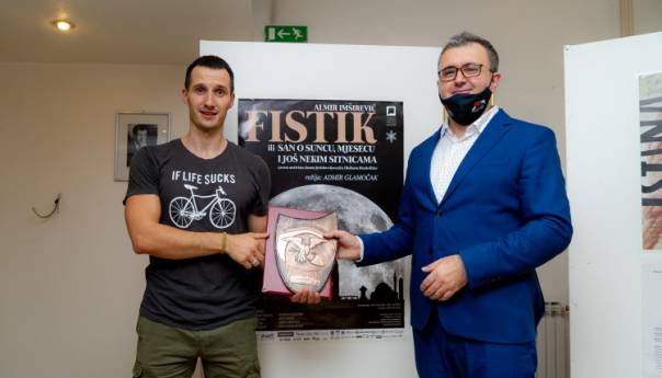 'Mala liska' glumcu Vedranu Đekiću, večeras predstava 'Istina'