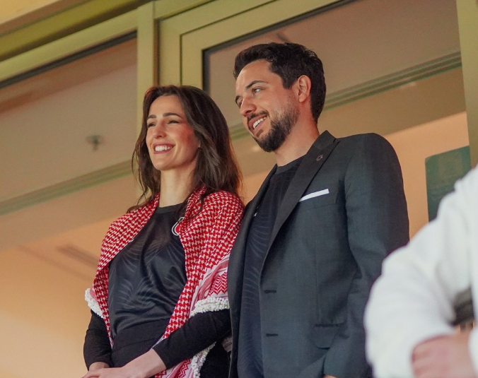 Mala princeza Iman zablistala na novogodišnjoj fotografiji jordanskog princa