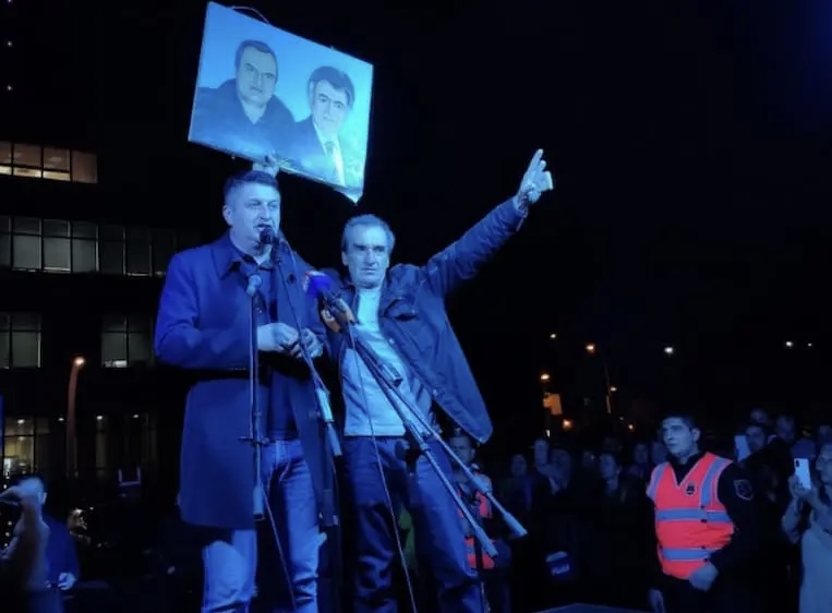 Maliću tri godine zatvora za veličanje zločinaca Mladića i Karadžića