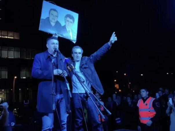 Maliću tri godine zatvora za veličanje zločinaca Mladića i Karadžića