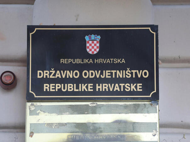 Maloljetnik iz Splita optužen za terorizam zbog prijetećih e-mailova