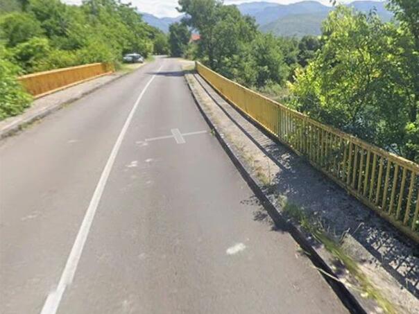 Maloljetnik vozio automobil pa sletio sa ceste kod Mostara
