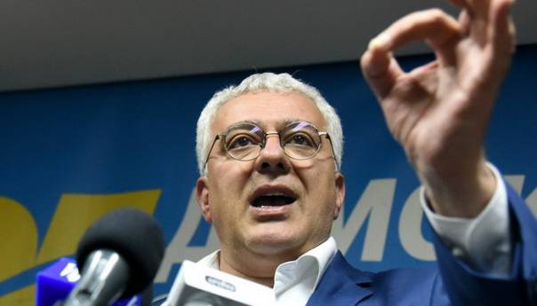 Mandić: Neprihvatljivo da Srbi ne budu u novoj Vladi Crne Gore