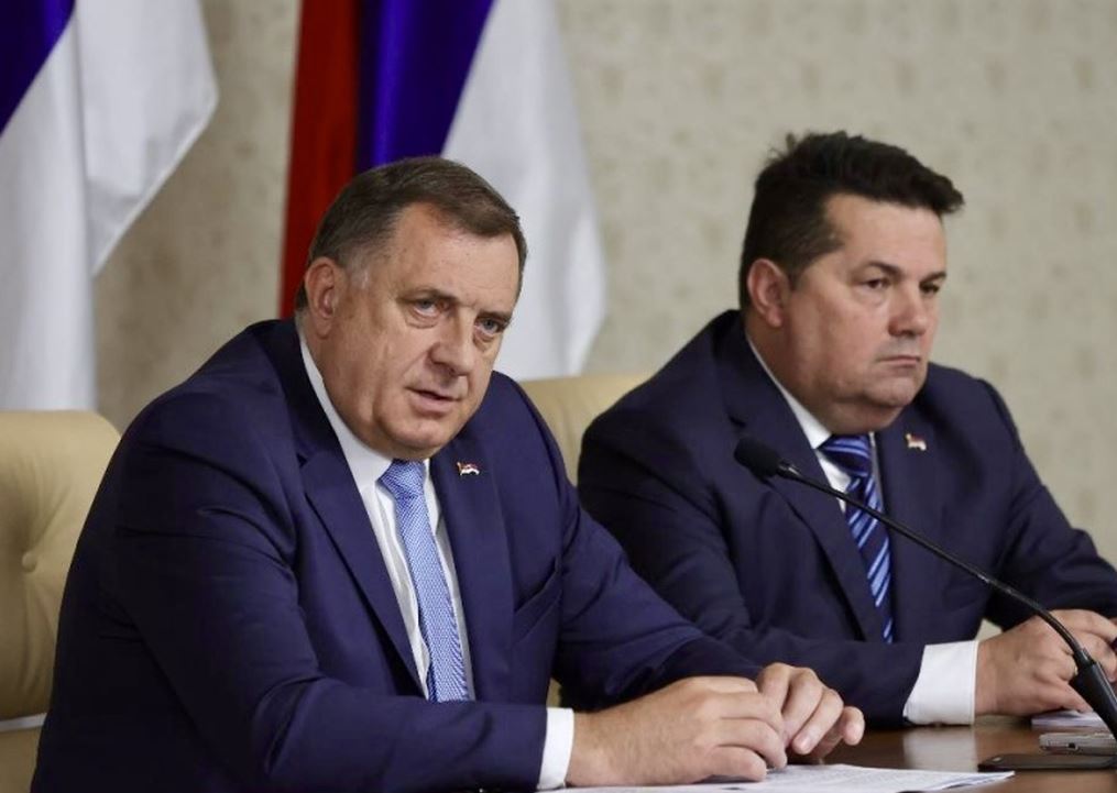 Maske su pale: SNSD izlazi na prijevremene izbore