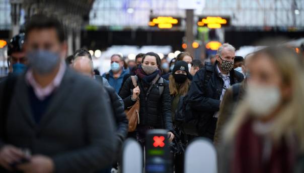 Maske za lice ponovo obavezne u Engleskoj