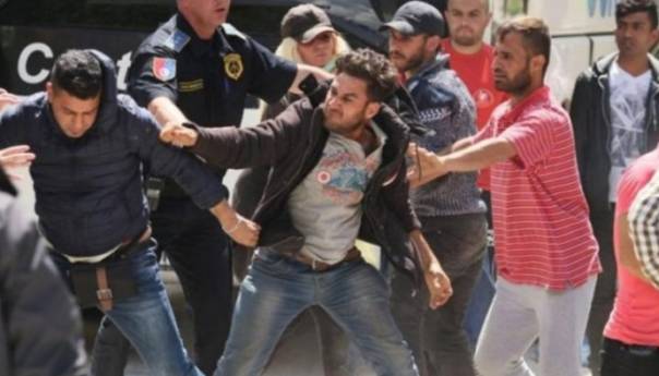 Masovna tučnjava migranata u Visokom, koristili i nož