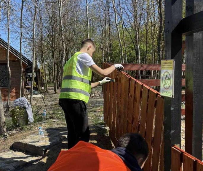 Maturanti iz Brčko distrikta volontiraju kao bi ispunili uslov za jednokratnu pomoć