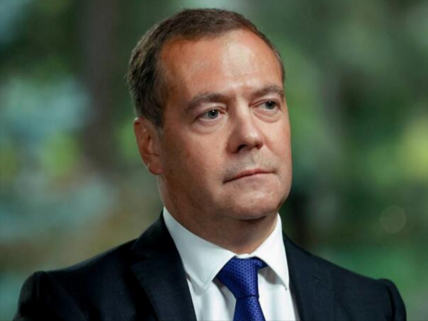 Medvedev vrijeđao Zelenskog: "Zelenom homunkulusu mjesto u muzeju"