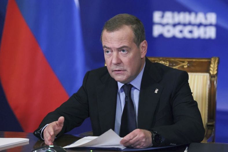 Medvedev: Finska se sprema za rat protiv Rusije