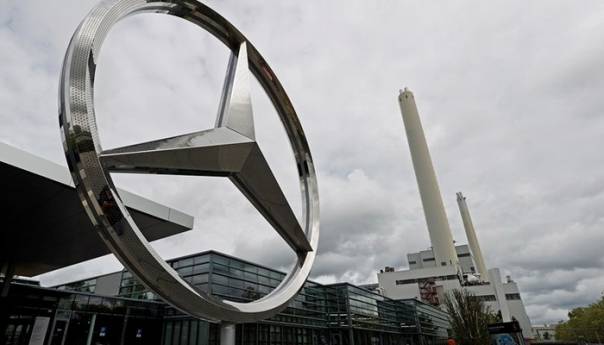 Mercedes s tržišta povlači 135 hiljada vozila zbog neispravne klime