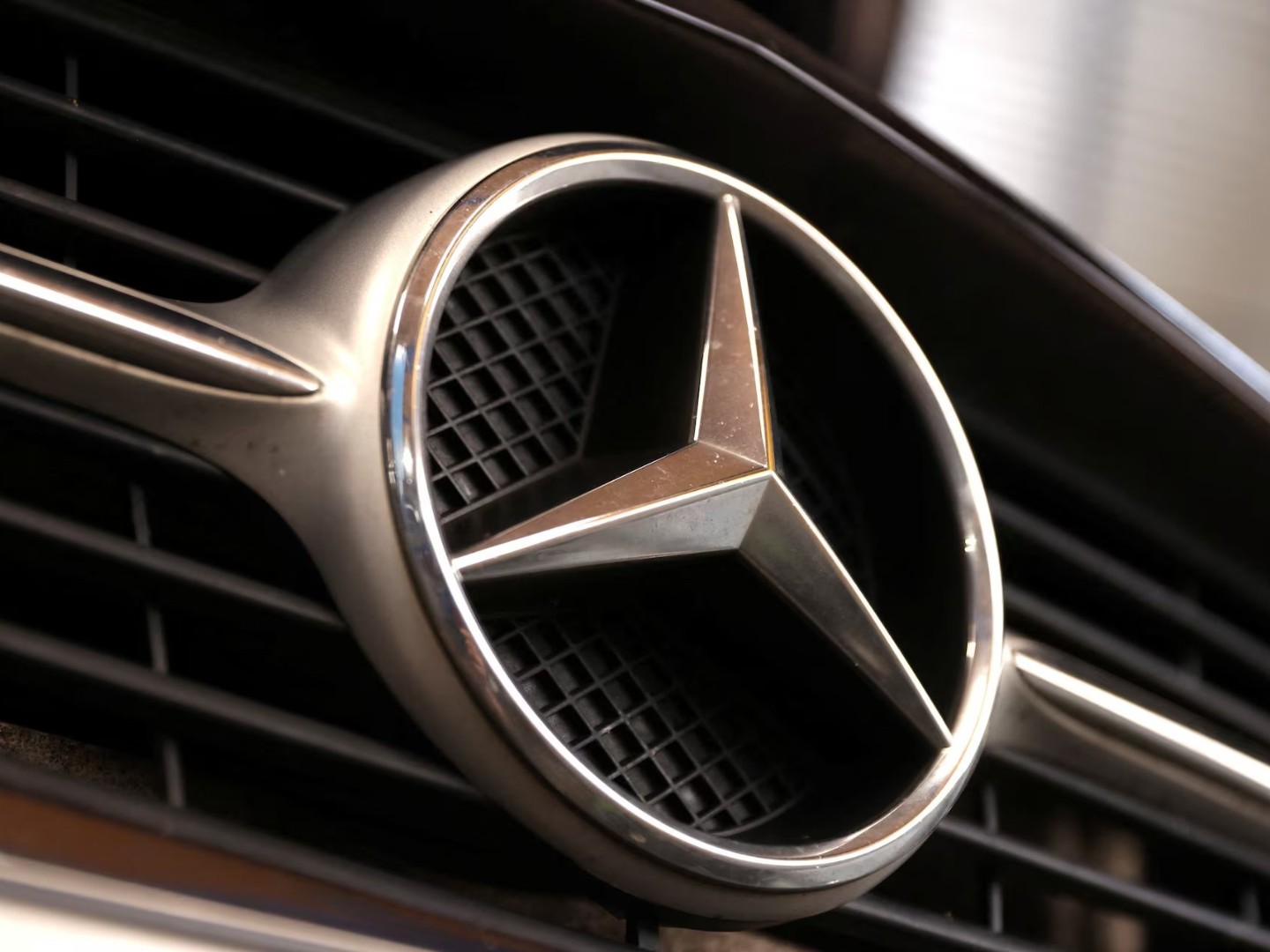 Mercedes upozorava: Rat u Iranu prijeti nestašicama i padom profita