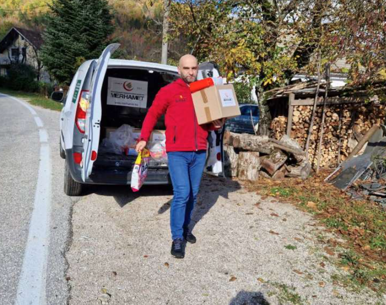 Merhamet Mostar podijelio 450 paketa pomoći u Hercegovini