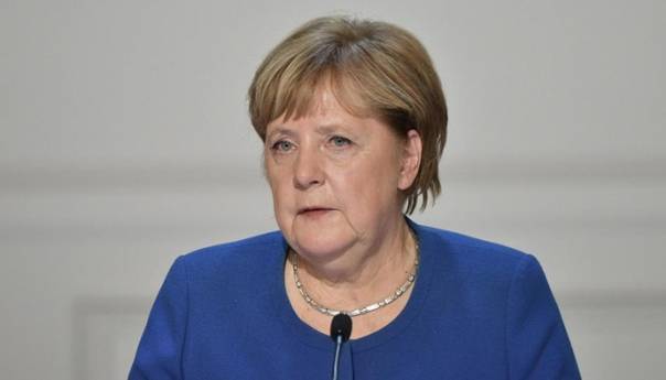 Merkel: Ako držimo distancu maska nam nije potrebna