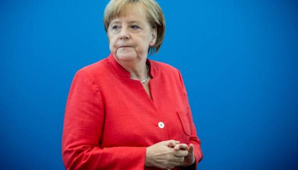 Merkel preporučila da ljudi iz regija s klasterima ostanu u tim područjima