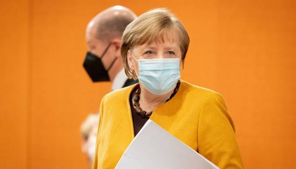 Merkel zatražila ovlaštenja za uvođenje blokada