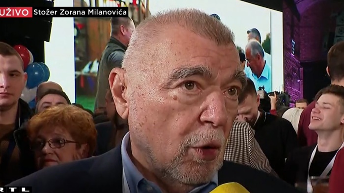 Mesić: Građani su Kolindi poslali poruku da "Hrvatska zna"
