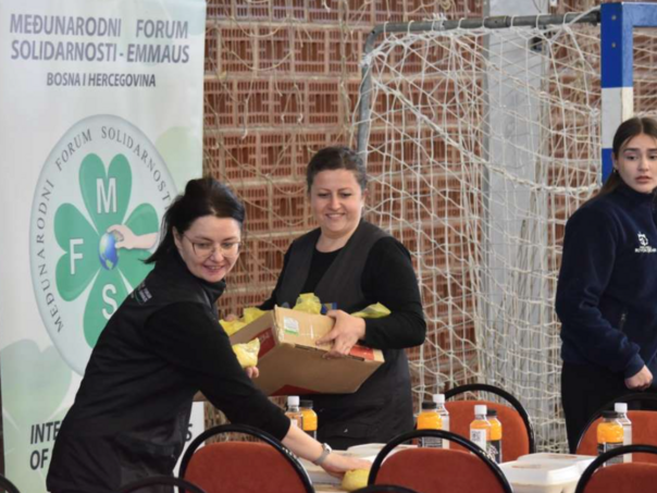 MFS-EMMAUS od početka ramazana podijelio 30.000 iftara i više od 6.000 paketa pomoći