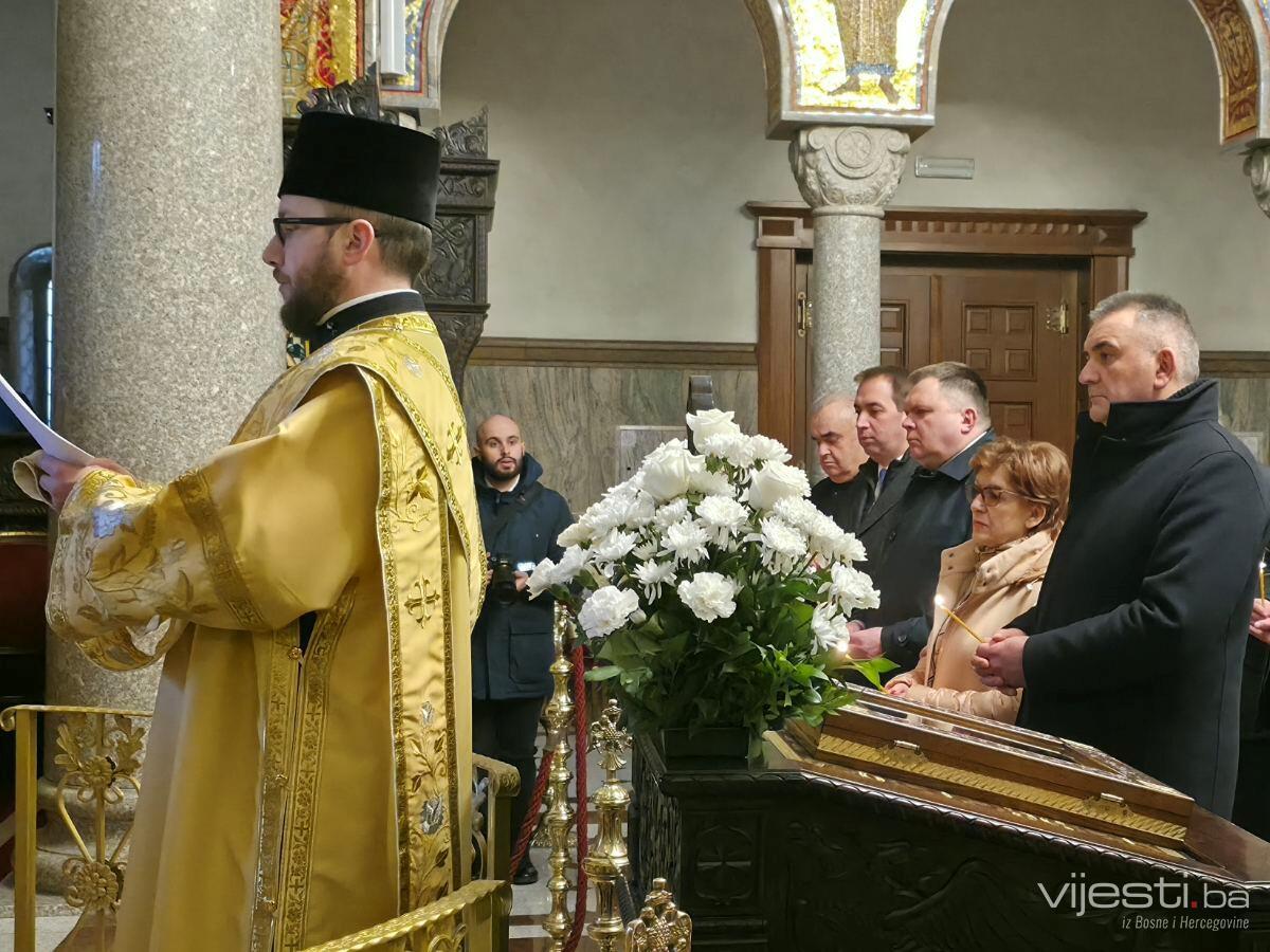 Minić i ministri položili zakletvu u crkvi: SPC i Vlada RS kontra sekularne BiH