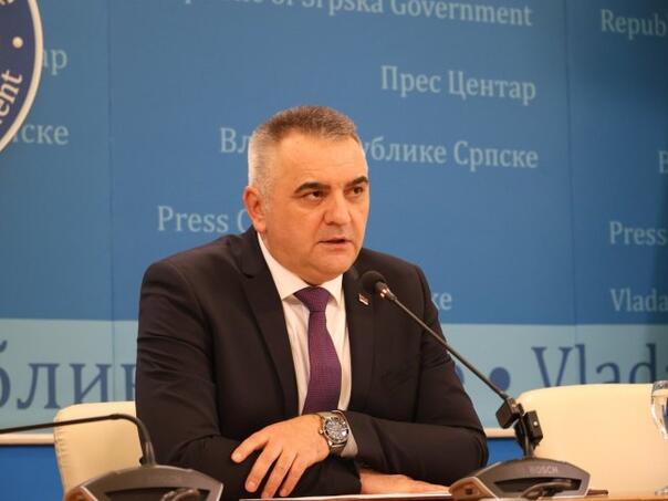 Minić tvrdi da odluke koje je donio kao nelegalni premijer nisu upitne?!