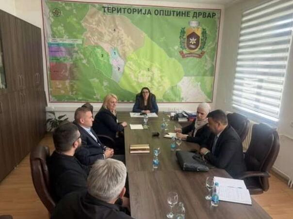 Ministar Hurtić posjetio povratničko selo Trubar kod Drvara nakon razbojnišva