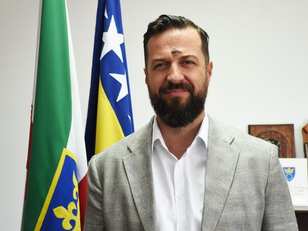 Ministar Mušija uputio čestitku za Svjetski dan učitelja