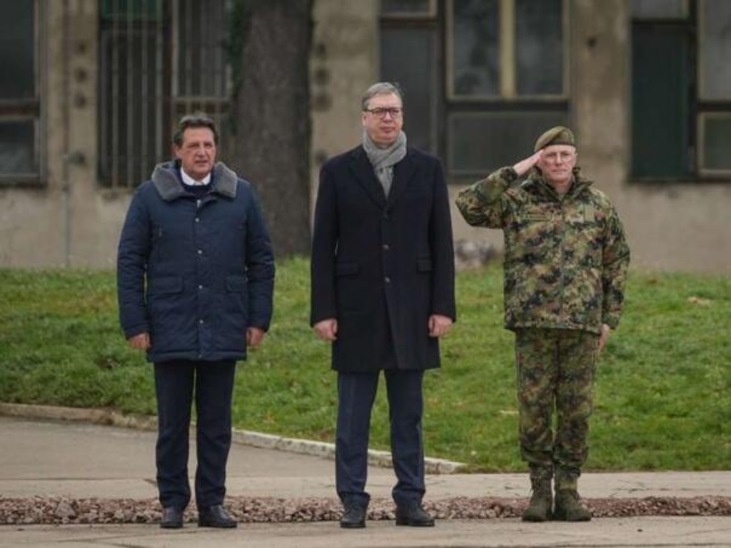 Ministar odbrane Srbije: Branit ćemo naše ljude na Kosovu