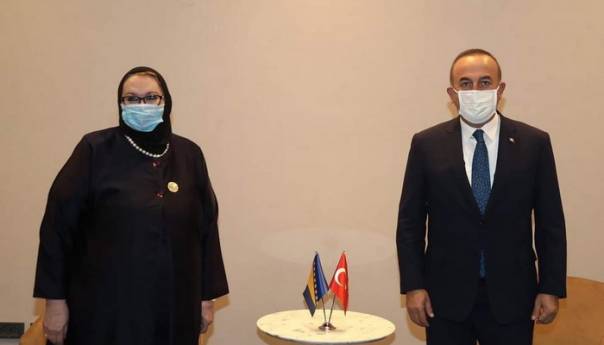 Ministrica Turković u Niameyu razgovarala sa Cavusogluom