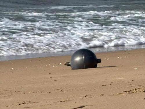 Misteriozne kugle izazvale paniku na australijskoj plaži: Poznato odakle su dospjele