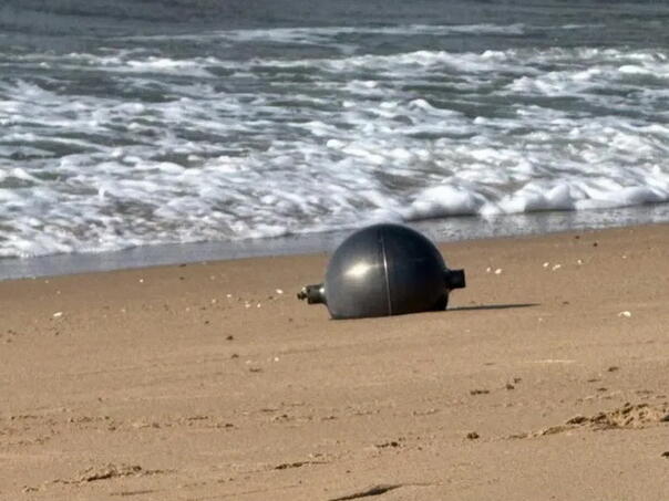 Misteriozne kugle izazvale paniku na australijskoj plaži: Poznato odakle su dospjele