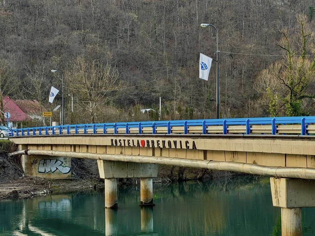 Mještani Kostela uredili most i prilaz rijeci Uni