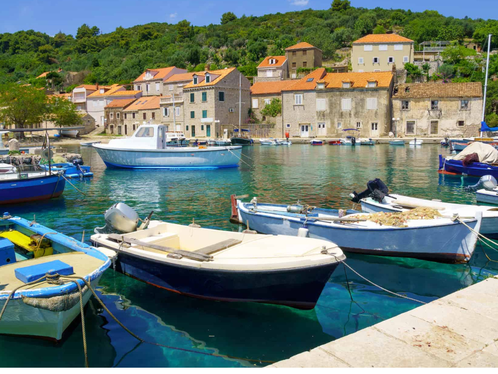 Mještani u strahu: Neonacisti "kupili" otok kod Dubrovnika
