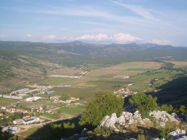 Mjesto u BiH izumire: Nema prevoza, štampe, banke...