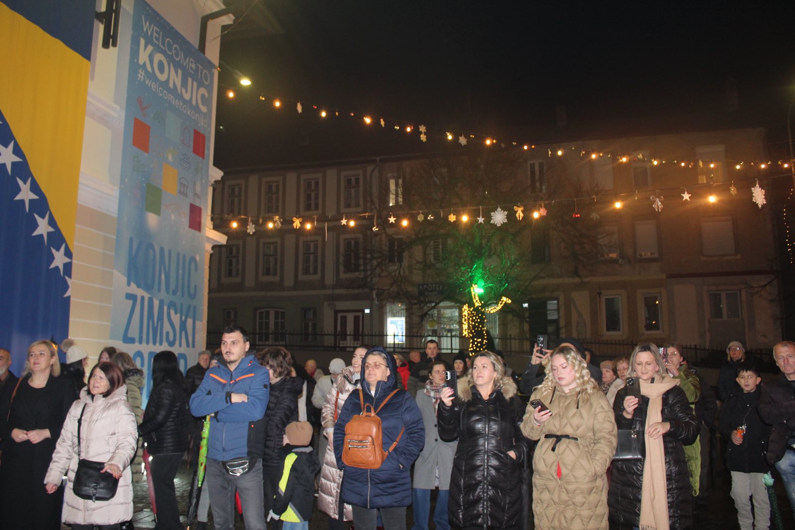 Mladi muzičari uz pjesmu i kestenje uljepšali večer u okviru Zimskog grada Konjic