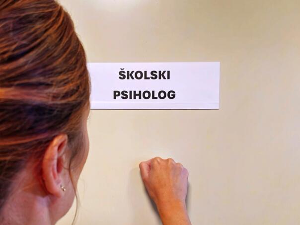 Mladi u HNK prepušteni sami sebi: Škole bez psihologa