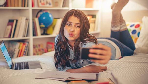 Mlađi od 16 godina na društvenim mrežama samo uz saglasnost roditelja