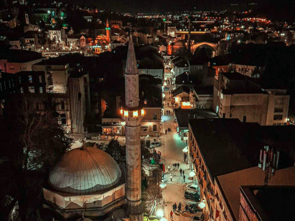 Mostar: Bajram-namaz u 47 džamija, centralna svečanost u Sinan-pašinoj
